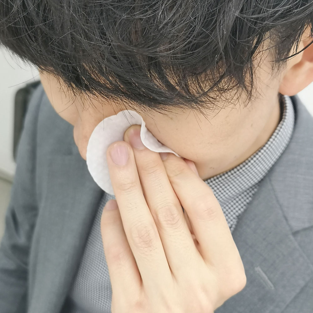 黒毛穴 開き毛穴 昼洗顔シート でスッキリ 男性スタッフが本音レビュー 石澤研究所 公式サイト