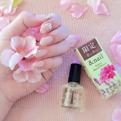 ネイル派も 自爪派も オイルでツヤツヤの指先に 石澤研究所 公式サイト