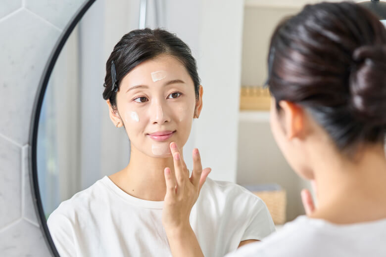 紫外線予報 うるおすUVセラムM｜1本でスキンケアから日焼け止めまで