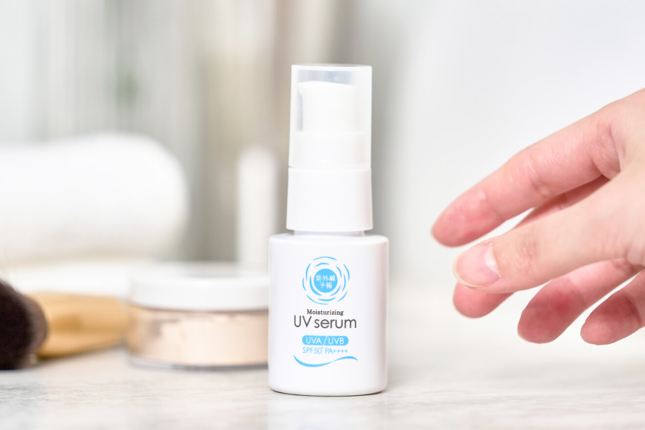 紫外線予報 うるおすUVセラムM｜1本でスキンケアから日焼け止めまで